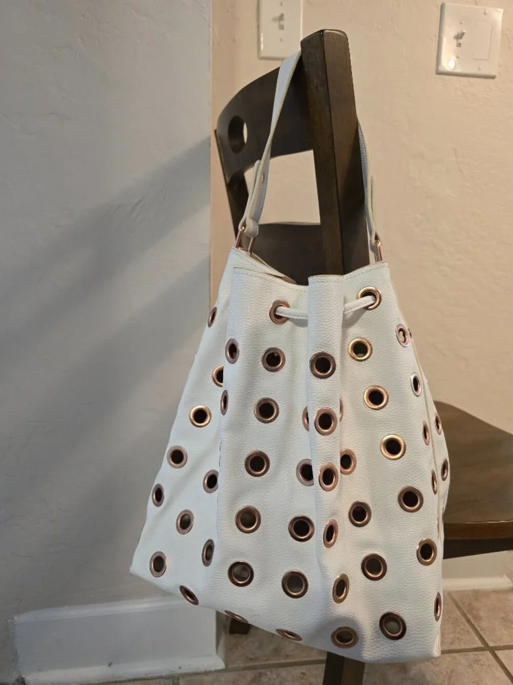 NWT Deux Lux White Grommet Bucket Bag Drawstring Shoulder Crossbody